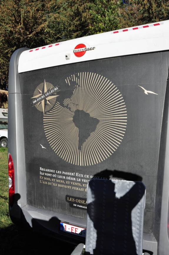 Expedição francesa que viaja pela América por 500 dias. São nossos irmãos mais novos, hehehe )em Cusco, no Peru)